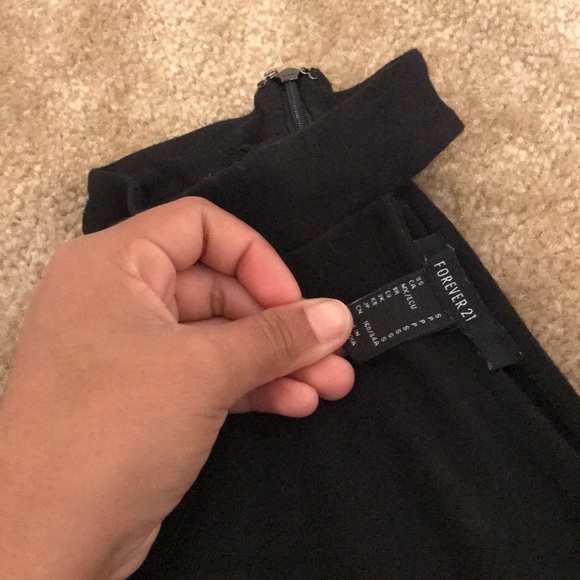 Only wore it once and it’s very comfortable - Picture 2 of 2